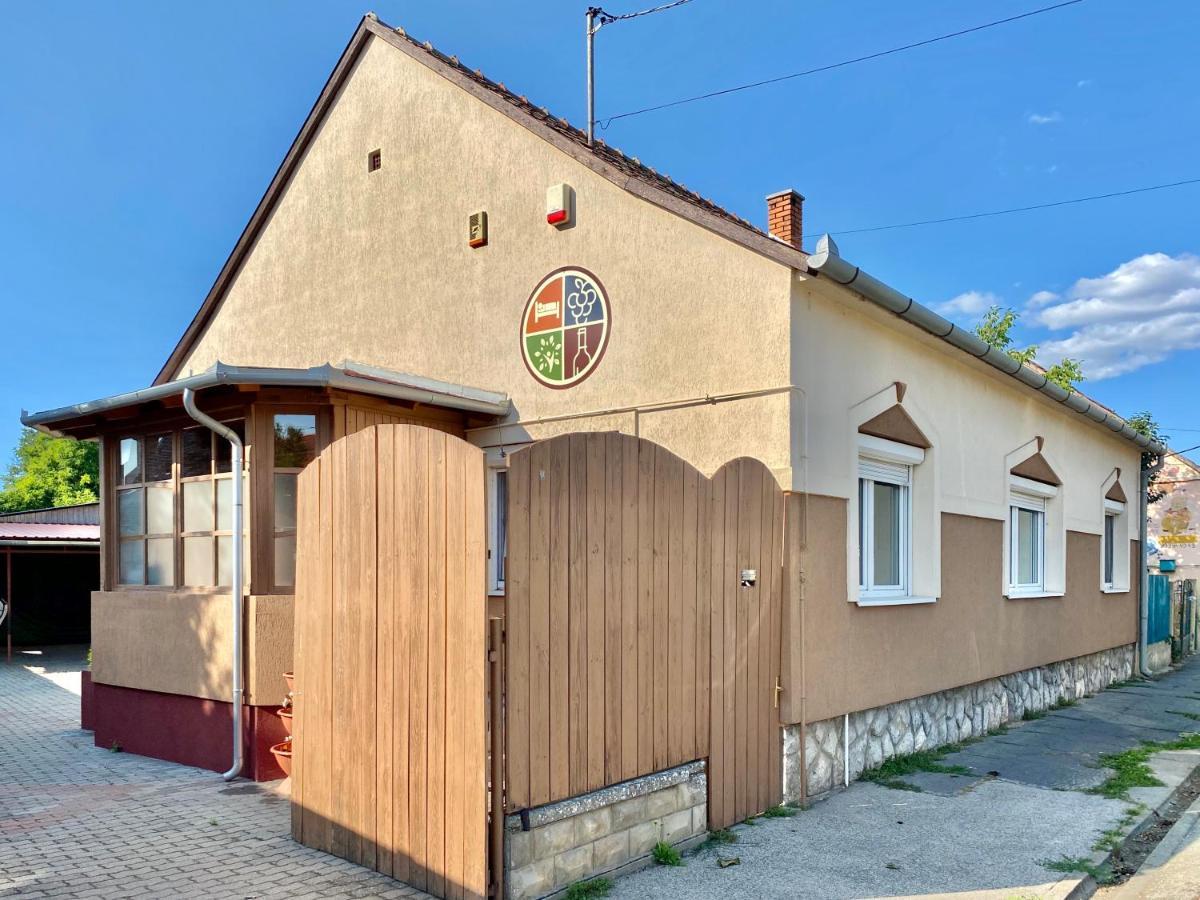 Biborlak 6 Apartment Villany Exterior photo